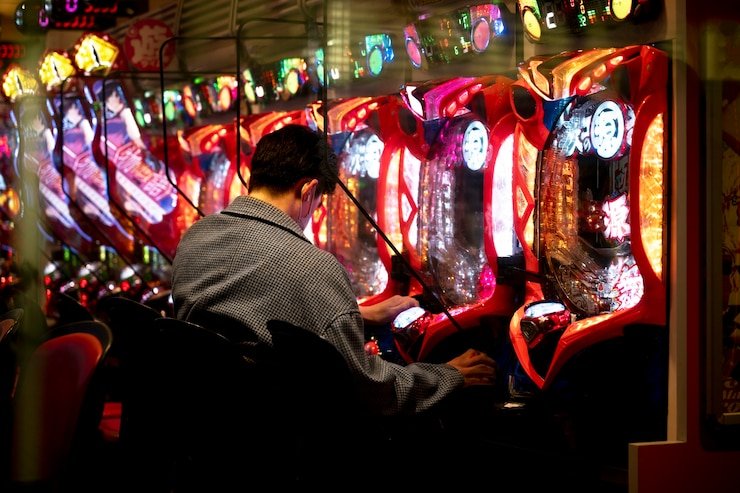 Casino game interaction on a smartphone device